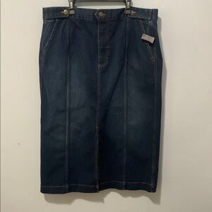 Chaps denim NWT size 18 skirt